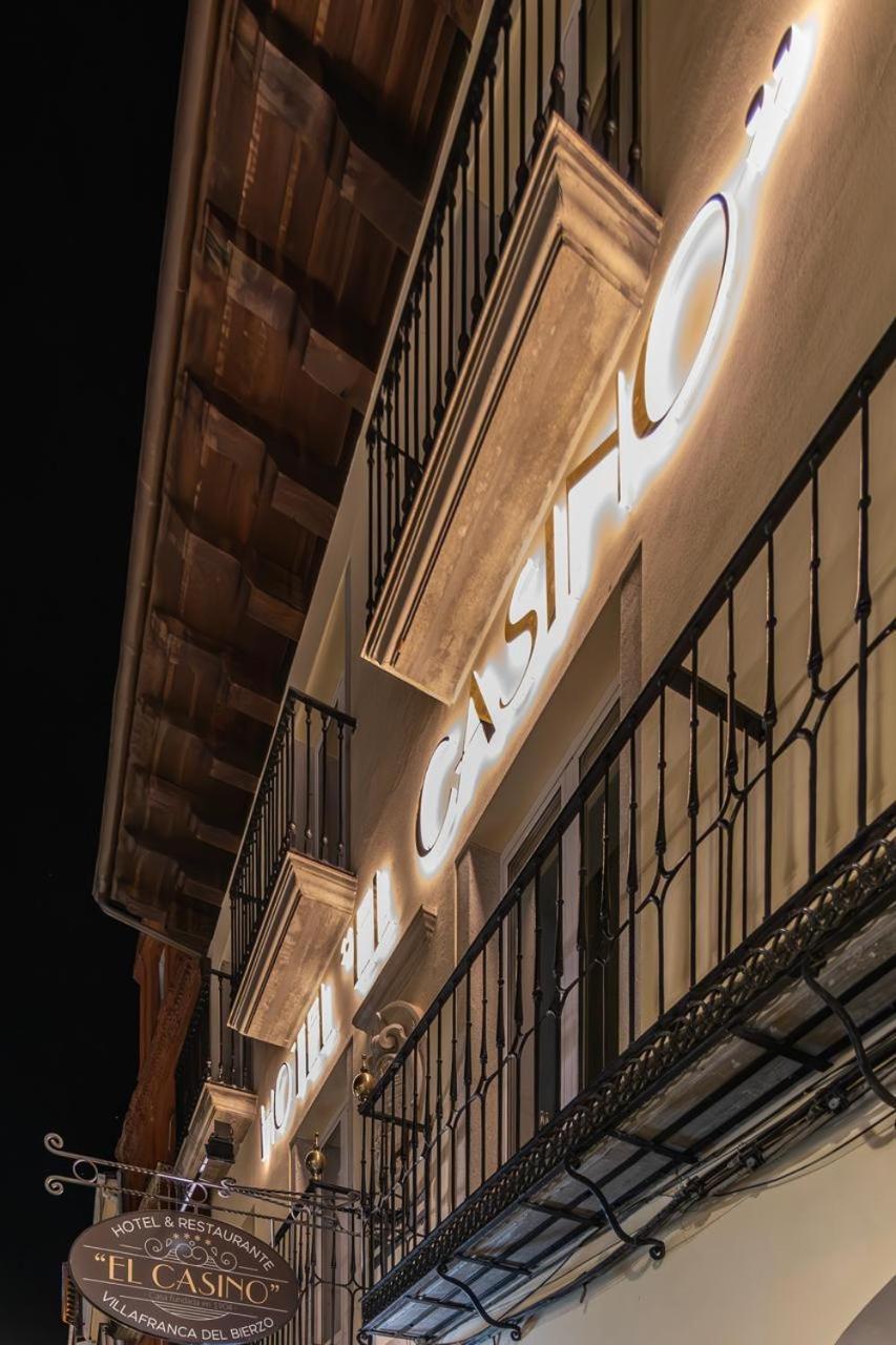 Hotel & Restaurante El Casino 비야프랑카델비에르소 외부 사진