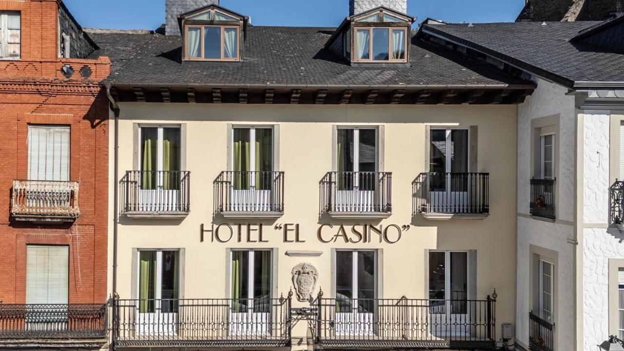 Hotel & Restaurante El Casino 비야프랑카델비에르소 외부 사진